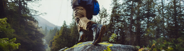 Scarpe KEEN Zionic NXT Mid da uomo, colore Dark Olive, calzature da trekking con suola ad alta aderenza per avventure outdoor.